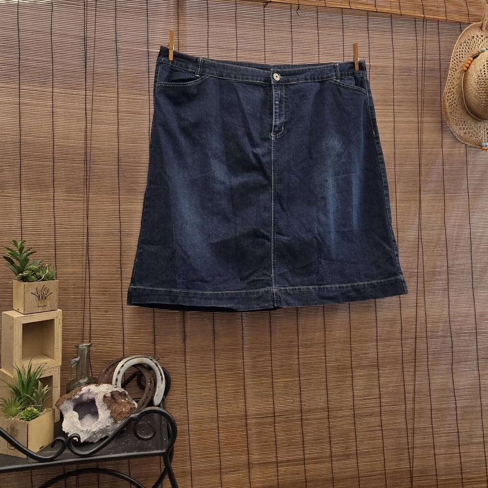CJ Banks Denim Skirt 24W Stretch A-Line Dark Wash Knee Length | Plus Size